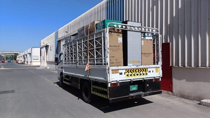 Pickup truck delivery service in Umm Al Quwain
